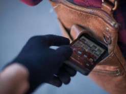 Мужчину осудили за кражу телефона у ребенка