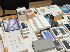 У Краківці двоє водіїв намагалися провезти контрабанду техніки Apple, Redmi та Samsung
