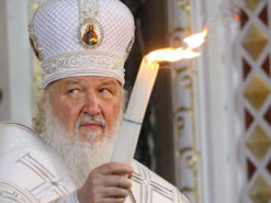 В Росії готуватимуть "бойових батюшок": фото ряси з пікселем вже підривають мережу