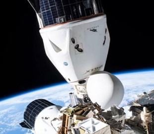 Проблемы с Crew Dragon. По дороге с МКС на Землю астронавтам придется ходить под себя