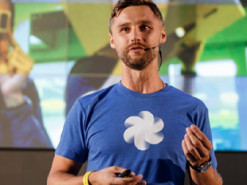 Создатель мобильного приложения YouTube ушел из Google после 14 лет работы в компании