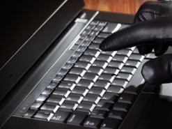 Новый компьютерный вирус-вымогатель похитил 3,7 млн долларов в биткоинах