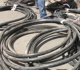 В центре Днепра иностранец-нелегал вырезал почти 60 метров кабеля