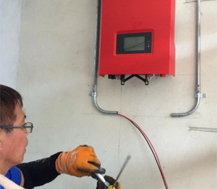 Скільки часу витримує інвертор на батареї під час відключення світла: поради фахівця