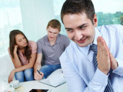 Отсутствие зарплаты или сексуальное рабство: пользователи жалуются на сервис OLX Работа