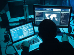 По делу близкого к Кремлю российского хакера привлекают еще четырех граждан РФ