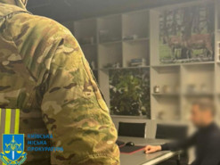 Розтрата коштів при закупівлі мобільних телефонів – повідомлено про підозру трьом посадовцям ДП «Ліси України»