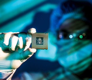 В новых процессорах Intel обнаружена уязвимость