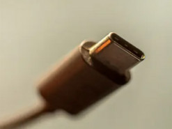 Як правильно заряджати смартфон, щоб подовжити термін служби акумулятора