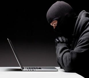 Мужчина одолжил чужое авто и решил его продать через Интернет