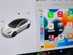 Водитель Tesla выложил инструкцию по неофициальному запуску полноценного CarPlay на Android