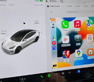 Водитель Tesla выложил инструкцию по неофициальному запуску полноценного CarPlay на Android