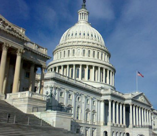 Конгресс США может перейти на дистанционную работу из-за коронавируса