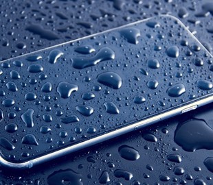 Apple улучшит работу новых iPhone во время дождя