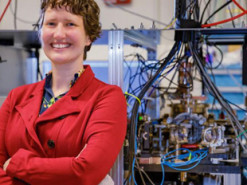 В США открыли бесплатный доступ к квантовому компьютеру на ионных ловушках