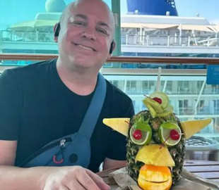 Чоловік живе на круїзному лайнері задля економії