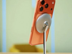 Власники iPhone 15 і 16 повідомляють про здуття батарей під час польотів