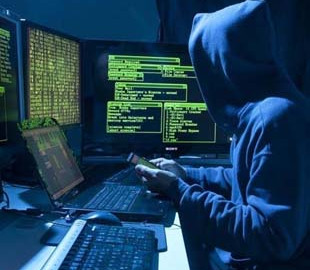 Хакеры научились перехватывать звонки с телефонов через наушники