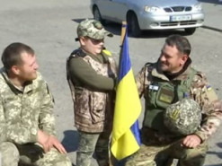 7-річний хлопчик із села на Дніпропетровщині став "талісманом" для військових, які їдуть на фронт