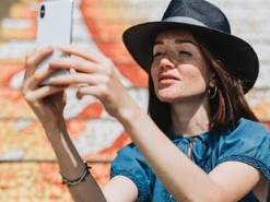 Эксперты назвали смартфоны с лучшими селфи-камерами