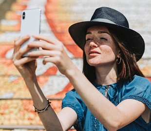 Эксперты назвали смартфоны с лучшими селфи-камерами