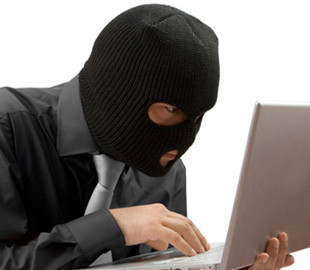 Интернет-мошенник обманул женщину на 77 тысяч гривен