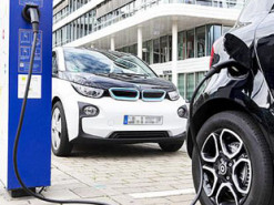 Стал известен средний возраст электромобилей в Украине