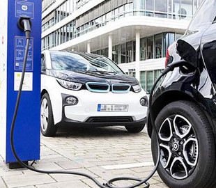 Стал известен средний возраст электромобилей в Украине