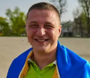 Ветеран АТО подолав на протезі майже 100 км, щоб зібрати кошти на авто для ЗСУ