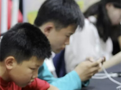 Китай запустив кампанію з очищення кіберпростору для неповнолітніх