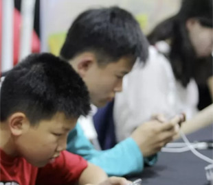 Китай запустив кампанію з очищення кіберпростору для неповнолітніх