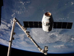 Илон Маск планирует запустить на орбиту Земли еще 60 своих интернет-спутников