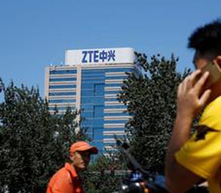 ZTE вернулась к квартальной прибыли, но ожидает годовой убыток