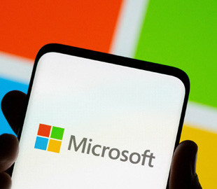 Конфіденційність користувачів Microsoft опинилась в небезпеці через масові атаки хакерів