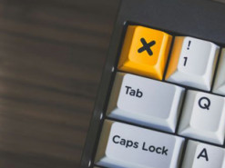 Врятуйте свої пальці. Як швидко виправити текст, написаний із увімкненим Caps Lock
