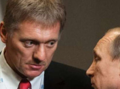 Ведет россию вслед за кораблем: песков насмешил людей словами о путине