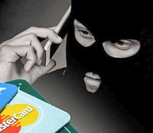 На Хмельниччині жінка втратила 280 тисяч гривень, потрапивши у пастку псевдобанкірів