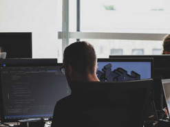 Програміст злив дані розробників шпигунських технологій, проданих російському уряду