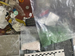 Житель Золотоноші ховав наркотики по місту. Його затримали з понад 20 “закладками”