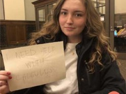 Студентка поискала репетитора в Tinder и обрела популярность