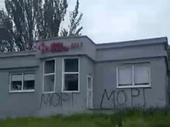 Тепер тут морг: журналіст поділився показовим фото "російського світу" в Маріуполі