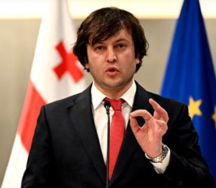 Прем'єр Грузії обурений, що Європарламент позбавив акредитації журналістів провладного каналу