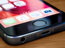 Динамік у телефоні хрипить – експерти розповіли, як це виправити за хвилину