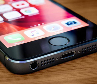 Динамік у телефоні хрипить – експерти розповіли, як це виправити за хвилину