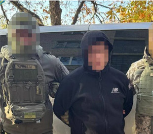 Підпалювали авто ЗСУ та залізничну інфраструктуру: СБУ викрила 9 агентів РФ