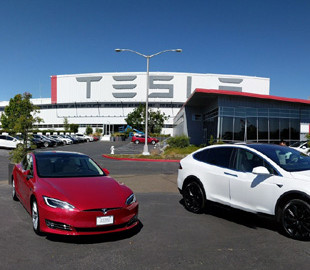 Tesla всё-же вынуждена закрыться на карантин