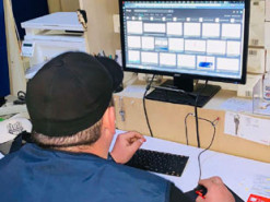 На Прикарпатті аферист ошукав 20 людей на 100 тис. гривень