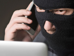 Телефонный разговор с «сотрудником банка» стоил мужчине 55 тыcяч гривeн