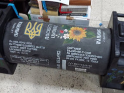 В Умані розмалювали тубус від Javelin, щоб продати на аукціоні (фото)