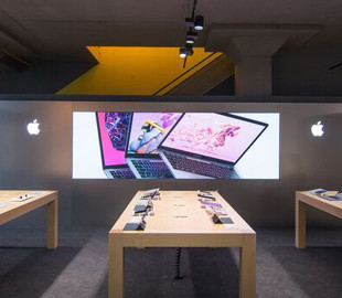 Антикоррупционное бюро провело обыски в офисе официального дилера Apple в Украине